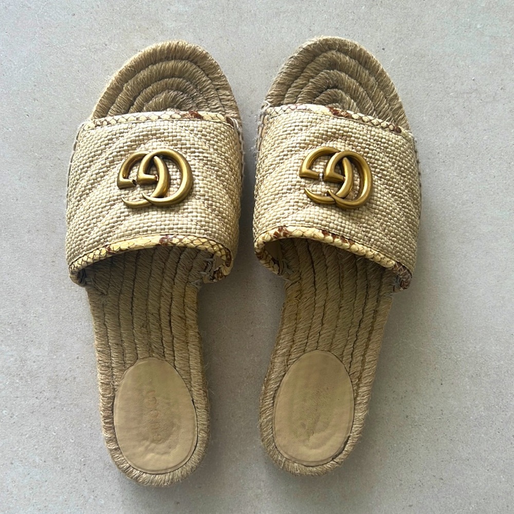 Gucci raffia gold double G espadrille slides